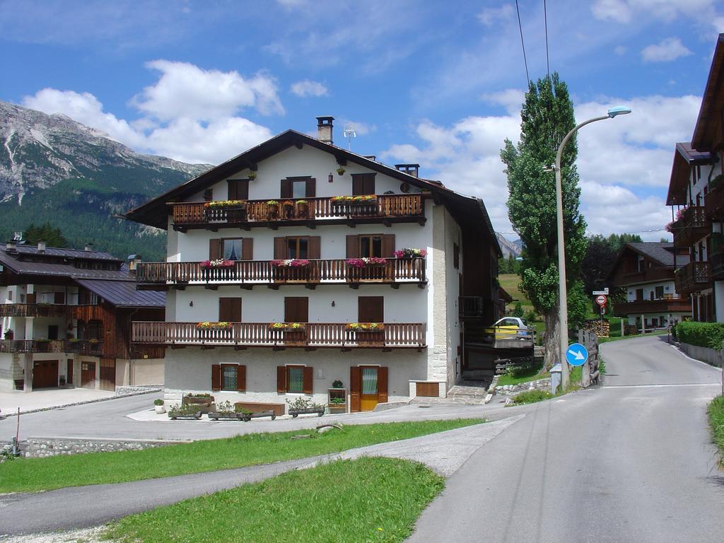 Daniela Apartment Cortina dʼAmpezzo Eksteriør bilde